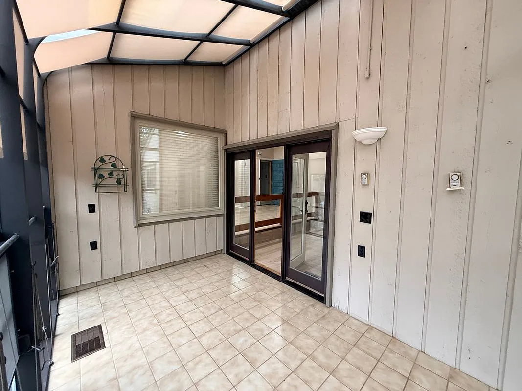 3 bed, 2.0 bath, 2644 sqft, $3,000 — Photo 4