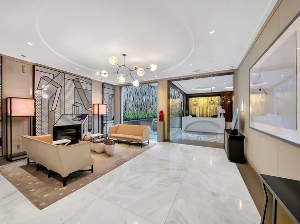 21 East 61st Street image 9 of 12