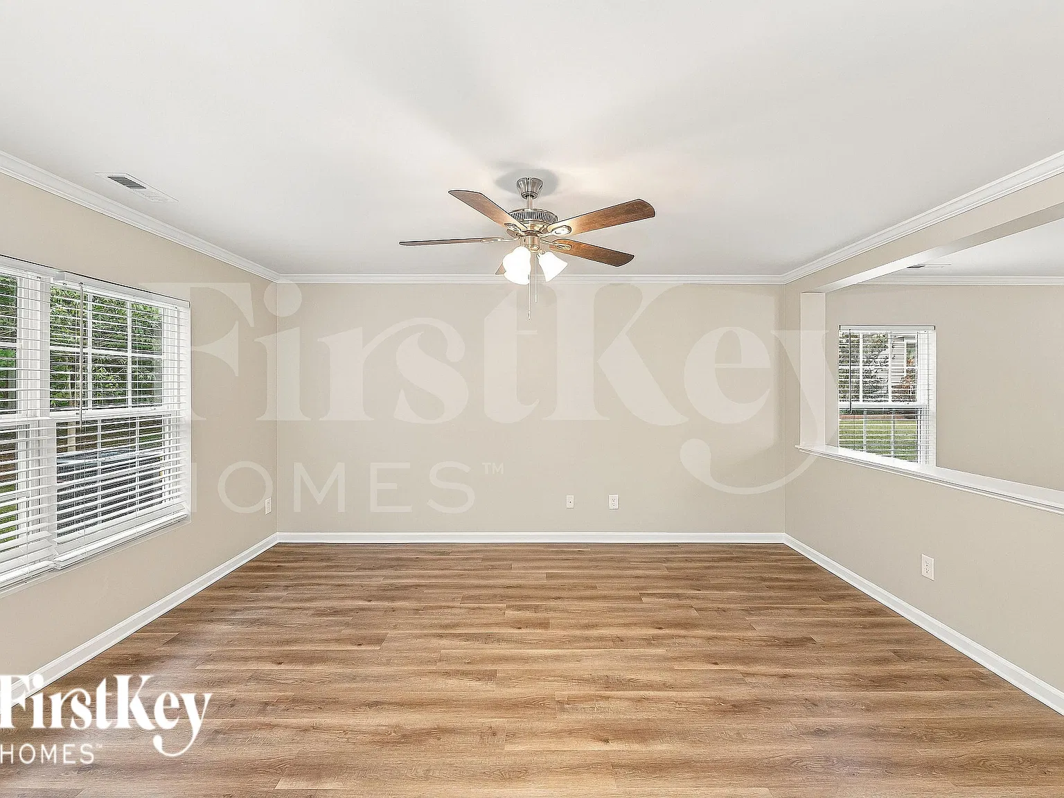 3 bed, 2.5 bath, 2113 sqft, $2,085 — Photo 3