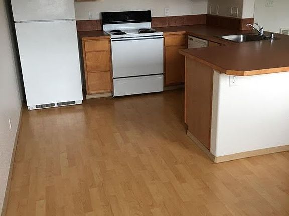 4th image of 5515 NE 82nd Ave