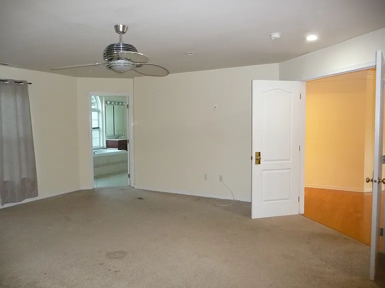 220 Roosevelt Dr — Photo 13