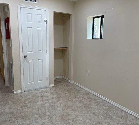 5th image of 428 S Texas Ave #11
