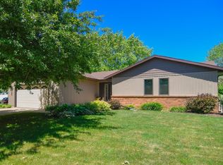 1232 E Meadow Grove Blvd, Appleton, WI 54915
