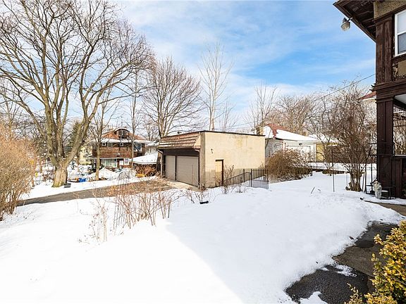 4th image of 256 Seneca Pkwy