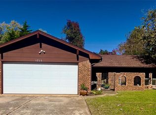 1715 Lancaster Cir, Norman, OK 73069