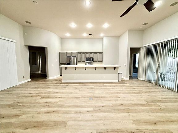 5th image of 101 Emerald Dunes Cir