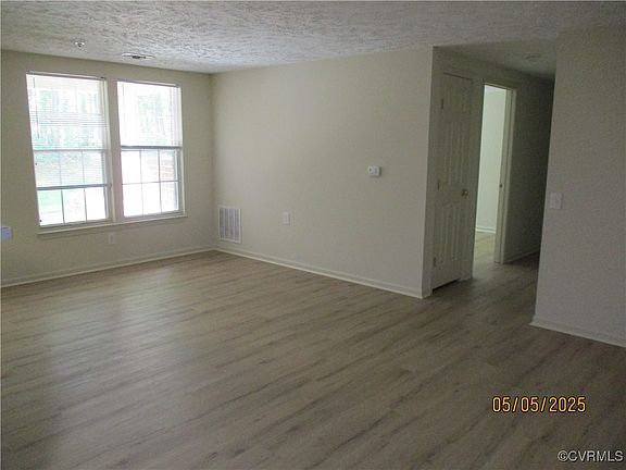 2nd image of 3100 Wallaby Trce APT 702