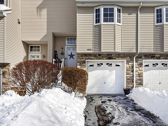 3rd image of 1604 Pondview Loop