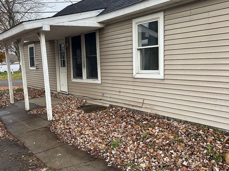 1st image of 300 Georgia Dr