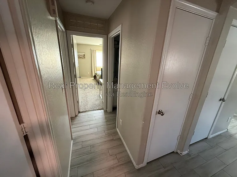 7105 S 251st Dr — Photo 6