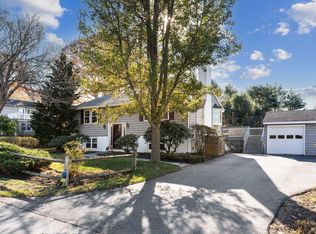16 Birchwood Ave, Yarmouth, ME 04096