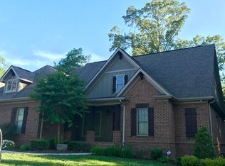 2201 Viewcrest Ln, Knoxville, TN 37932
