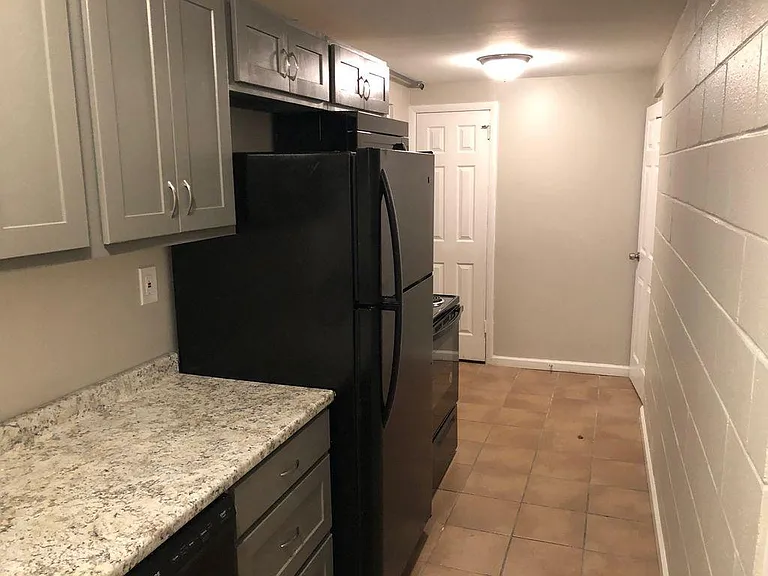 2113 Belmont Blvd #8 — Photo 4