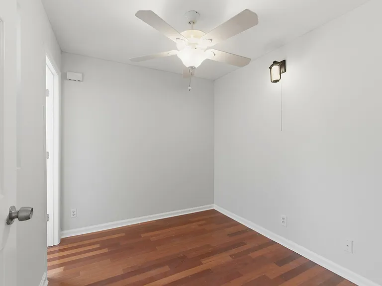 1235 Sussex St — Photo 29