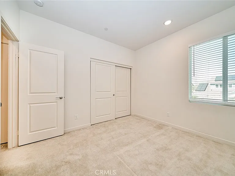 2622 E Embry Ln — Photo 23