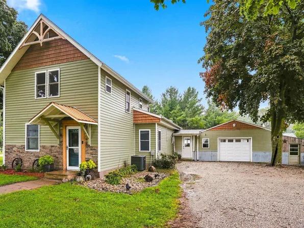 302 Park Ave, Rowley, IA 52329