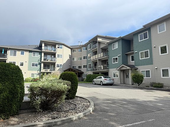 3rd image of 135 Ziprick Rd #406