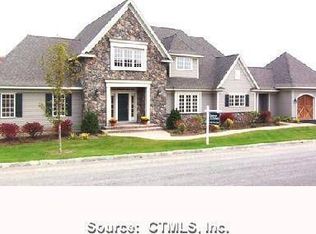 42 Avalon Dr, Middlebury, CT 06762