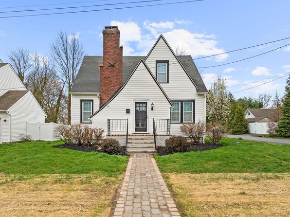 5 Woodrow Ave