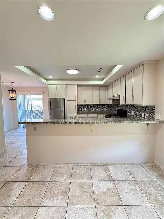 3 bed, 2.0 bath, 4320 sqft, $1,095 — Photo 4