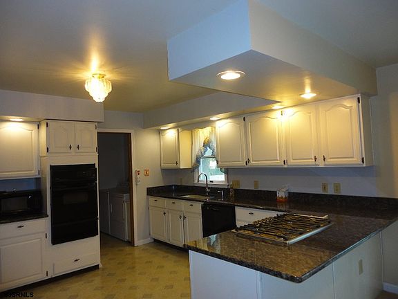2nd image of 2515 Meade Dr