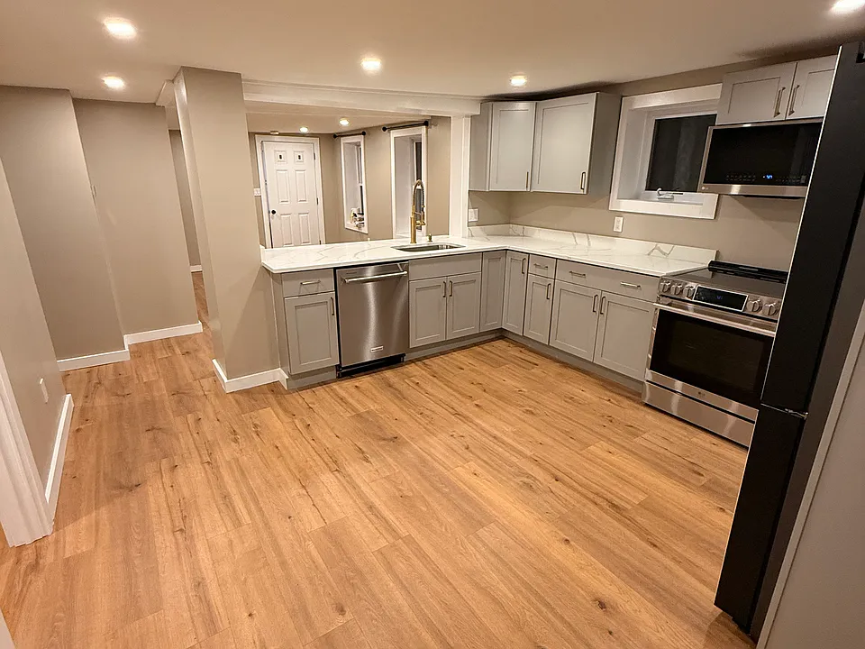 15-17 Central St #1