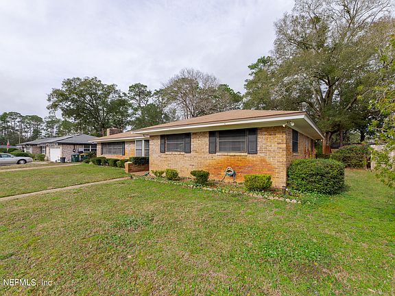 2nd image of 3357 S PICKWICK Drive