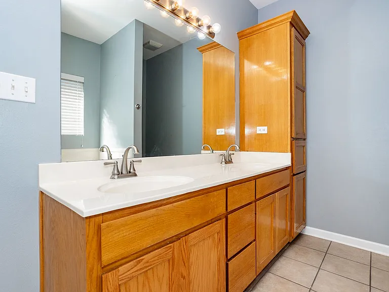 10022 Petersburg Dr — Photo 9
