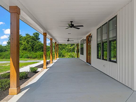 4th image of 300 Avery Rd