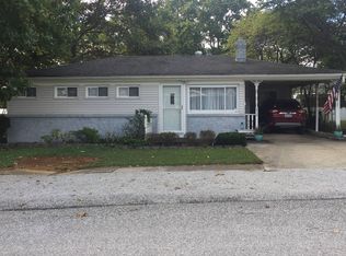613 Lake St, Grayville, IL 62844