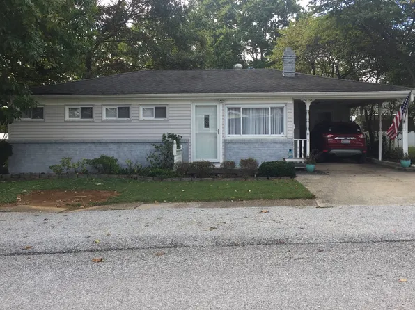 613 Lake St, Grayville, IL 62844