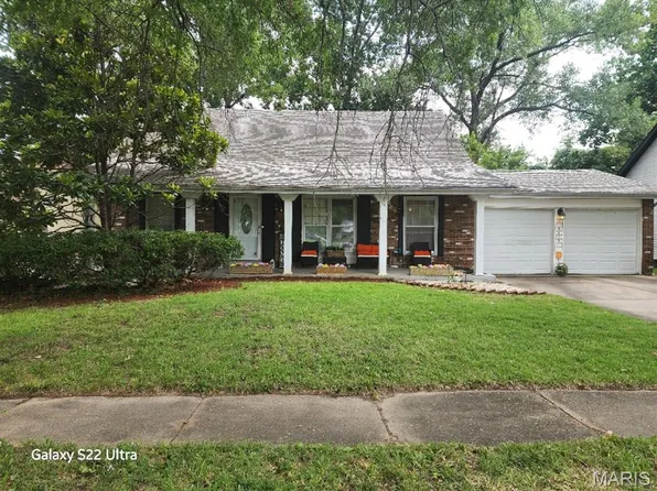 5412 Priorybrook Rd, Florissant, MO 63033