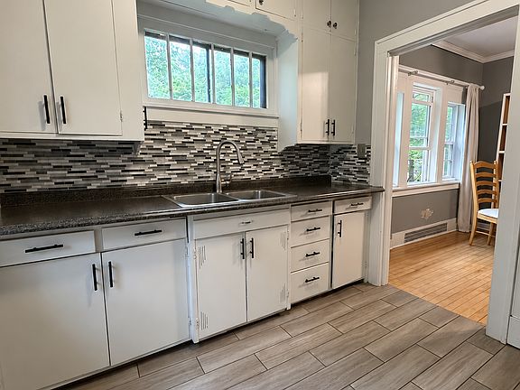 3rd image of 1034 University Dr N