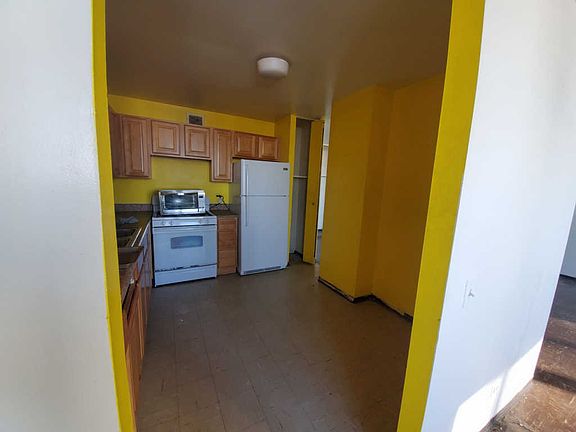 4th image of 4850 S Lake Park Ave #1308