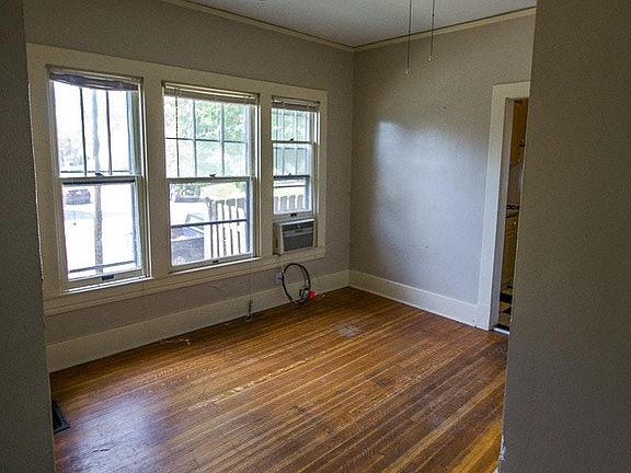 5th image of 1901 Deer Park Ave #1