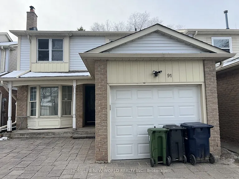 91 Campania Cres — Photo 2