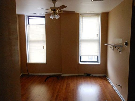 2nd image of 2998 S Archer Ave APT 3R