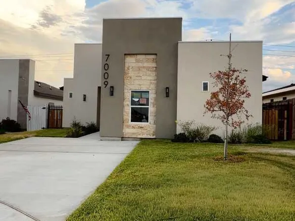 7009 Molinos Dr, Laredo, TX 78043