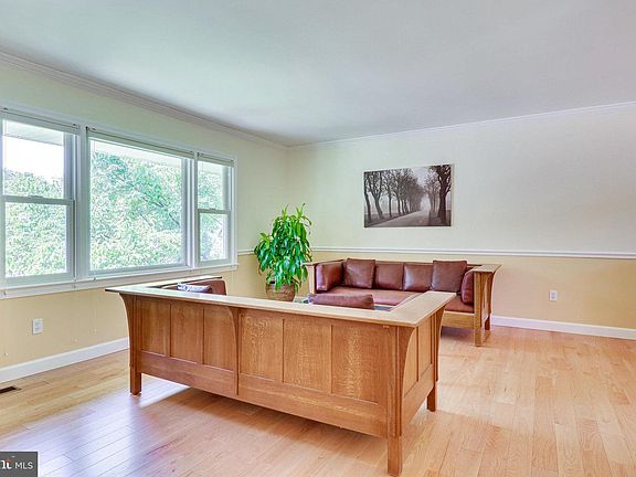 5th image of 8606 Sinon St