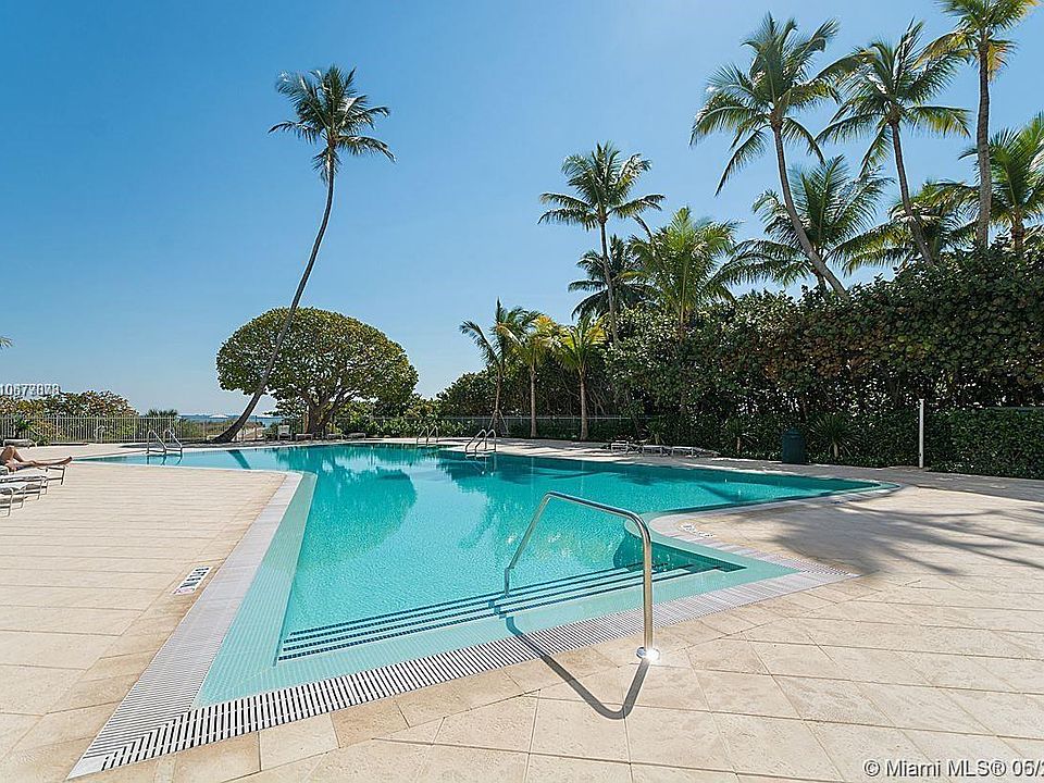 2nd image of 200 Ocean Lane Dr APT 801