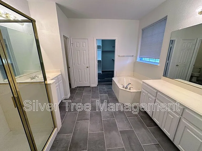 3200 Blenheim Ct — Photo 28