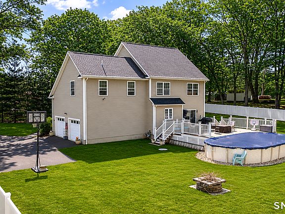 3rd image of 261 Spring Road