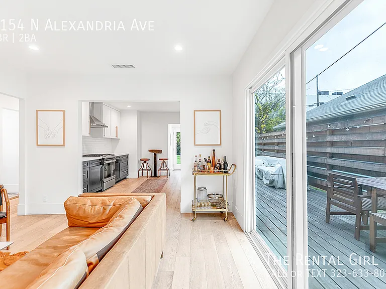 1154 N Alexandria Ave — Photo 11