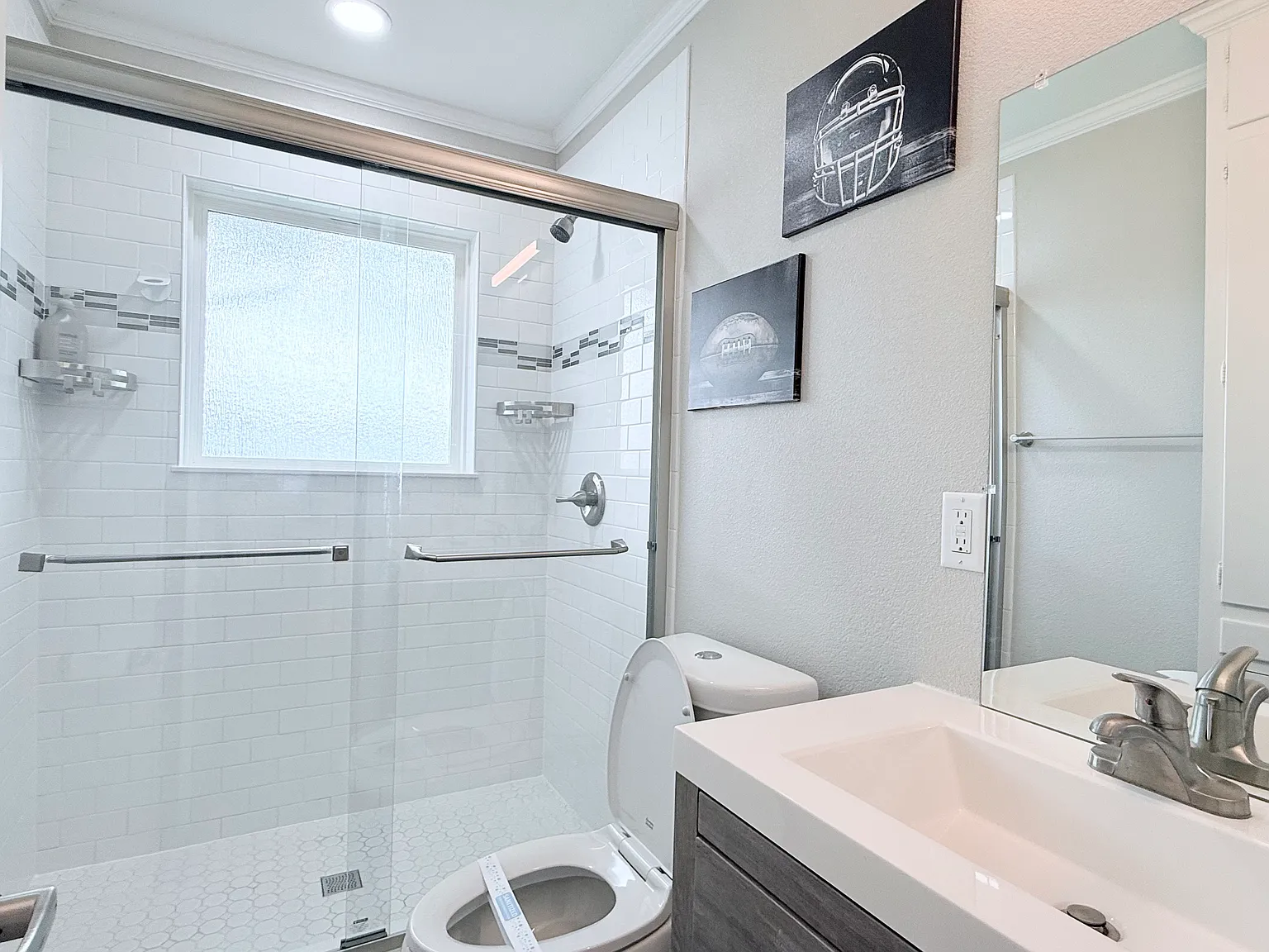 4 bed, 1379 sqft, $3,200 — Photo 4