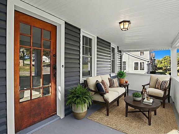 2nd image of 287 Rochester St