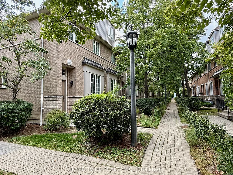23 Observatory Ln #72 — Photo 2