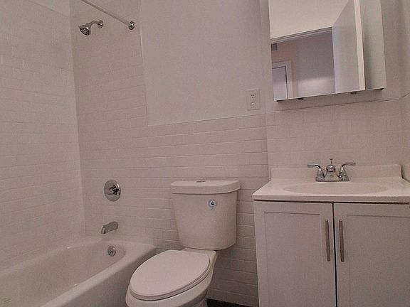 4th image of 1873 Lexington Ave #3