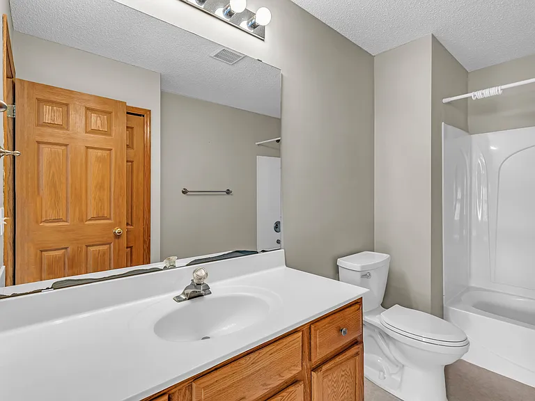 6834 Meadow Grass Ln S — Photo 8