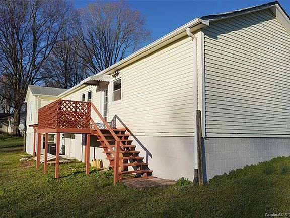 5th image of 232 Thomas Dr