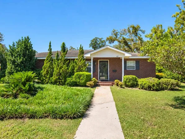 811 Coffee Ave S, Douglas, GA 31533